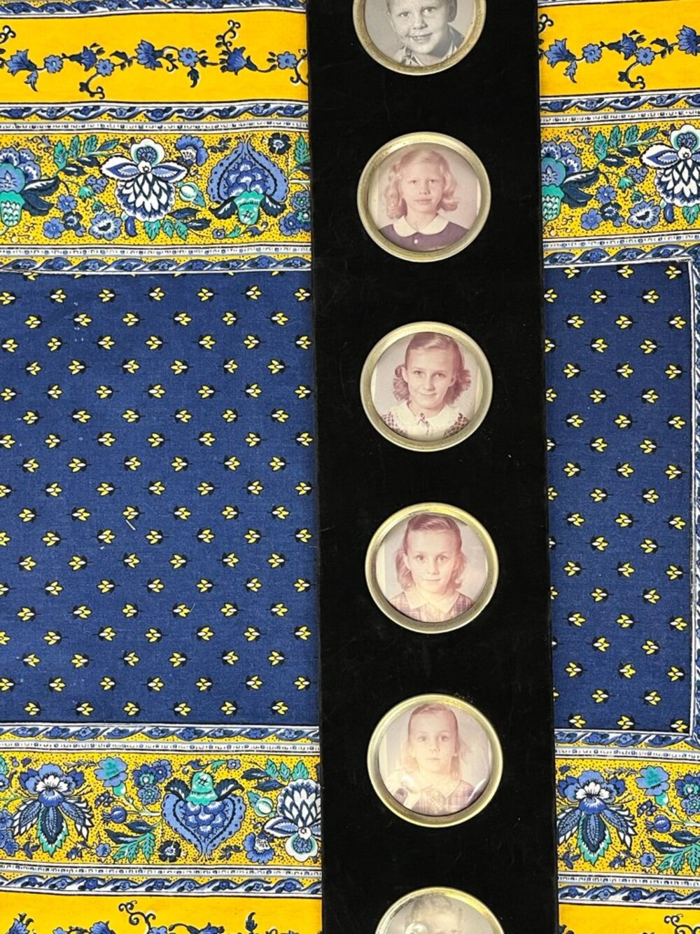 SOLD MCM Vertical Velvet Picture Frame 6 Photos Round Frame Nostalgia Family